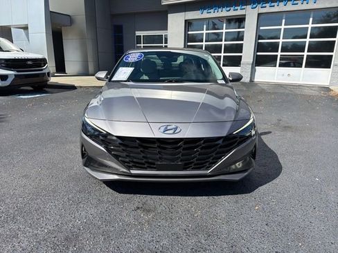 Used 2021 Hyundai Elantra Limited w/ Cargo Package image 3