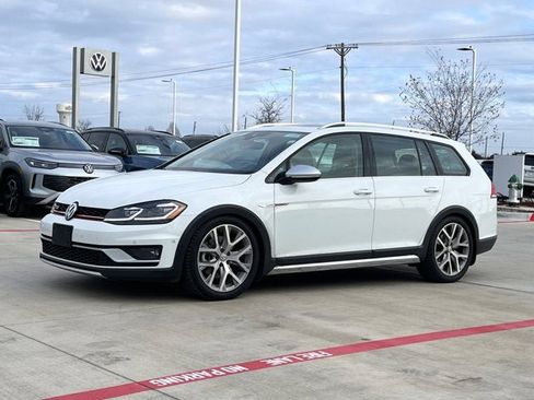 Used 2019 Volkswagen Golf Alltrack SEL image 2