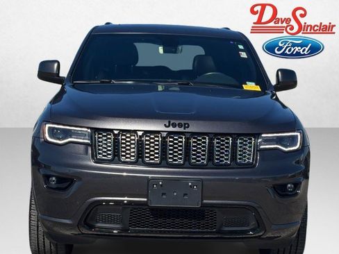 Used 2020 Jeep Grand Cherokee Altitude image 2