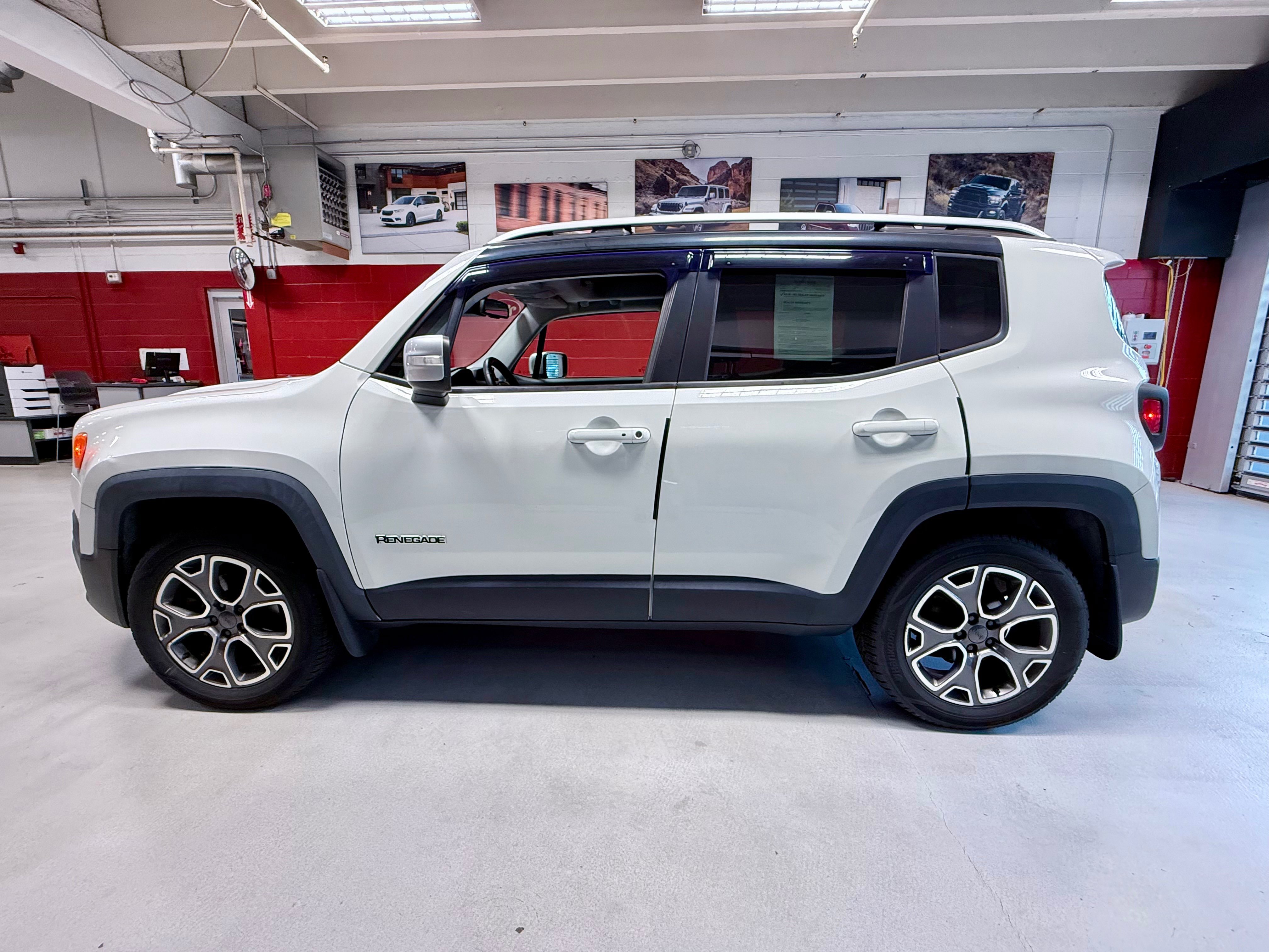 Used 2016 Jeep Renegade Limited w/ Advanced Technology Group AWD/4WD image 2