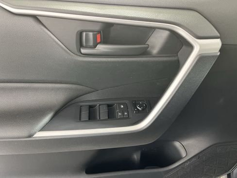 Used 2025 Toyota RAV4 LE AWD/4WD image 13