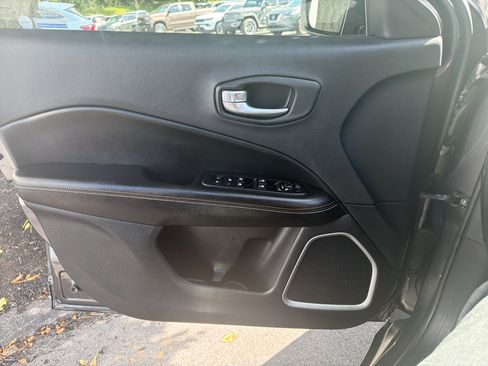 Used 2021 Jeep Compass Latitude AWD/4WD image 15