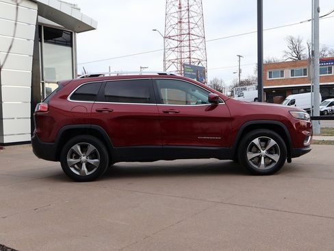 Used 2019 Jeep Cherokee Limited w/ Luxury Group image 9
