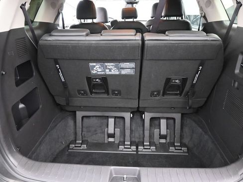 Used 2026 Kia Carnival LXS FWD image 16
