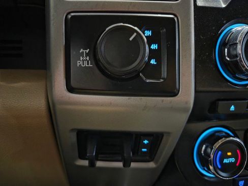 Used 2017 Ford F250 Lariat w/ Chrome Package image 51