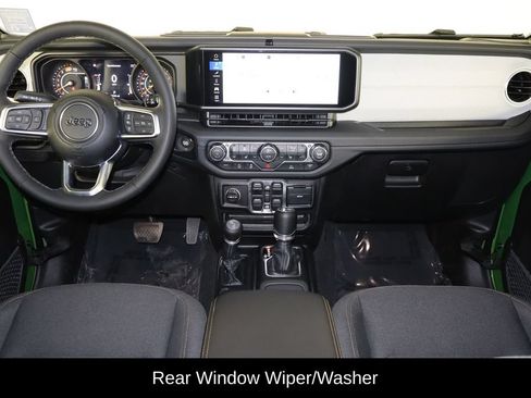 Used 2026 Jeep Wrangler Unlimited Sahara AWD/4WD image 13