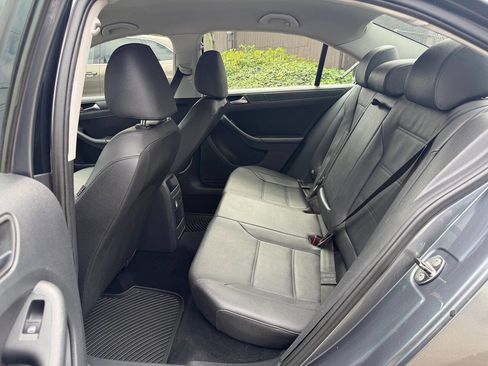 Used 2012 Volkswagen Jetta SE FWD image 11