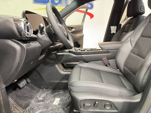 New 2026 Chevrolet Equinox LT w/ Convenience Package II AWD/4WD image 8