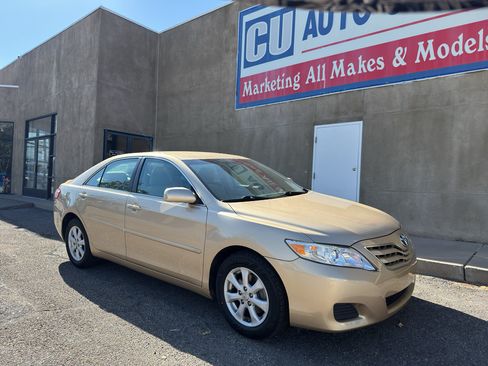 Used 2011 Toyota Camry LE w/ LE Extra-Value Pkg FWD image 3