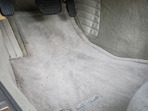 Used 2002 Lexus SC 430 Convertible image 17