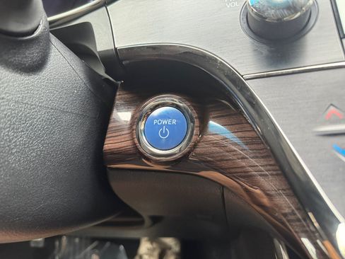 Used 2013 Toyota Avalon Limited FWD image 22