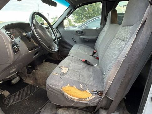 Used 2004 Ford F150 XL image 9