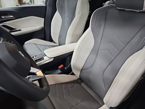 New 2026 BMW X1 xDrive28i w/ Technology Package image 16