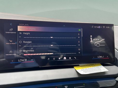 Used 2025 BMW X3 xDrive30i w/ Premium Package image 17