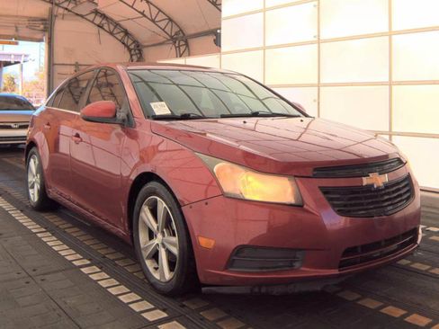 Used 2011 Chevrolet Cruze LT image 4