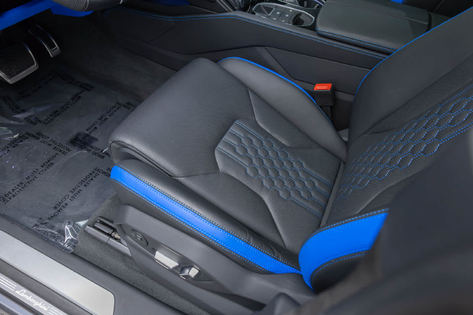 Used 2024 Lamborghini Urus S AWD/4WD image 30