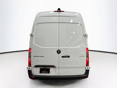 Used 2025 Mercedes-Benz Sprinter 2500 image 7
