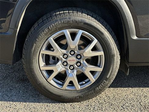 Used 2020 GMC Acadia SLT w/ Driver Alert Package II image 33