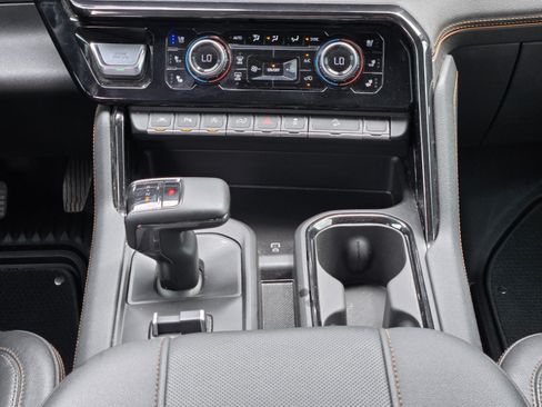 Used 2023 GMC Sierra 1500 AT4 w/ AT4 Premium Package AWD/4WD image 15