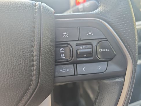 Used 2025 Toyota 4Runner TRD Off-Road Premium w/ Tow Technology Package AWD/4WD image 17