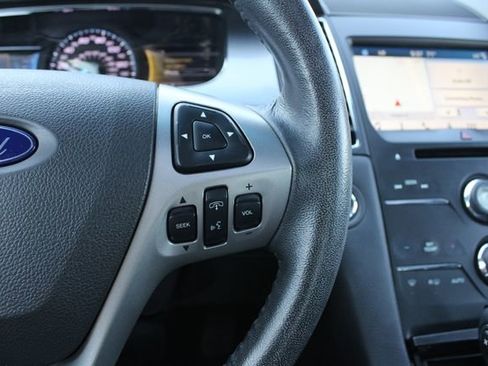 Used 2018 Ford Taurus SEL w/ Equipment Group 201A FWD image 13