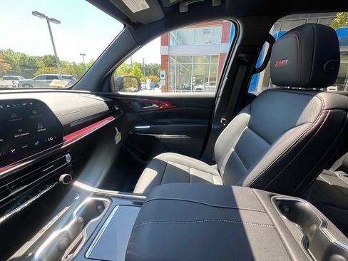 New 2026 Chevrolet Traverse Z71 w/ Driver Confidence Package AWD/4WD image 15