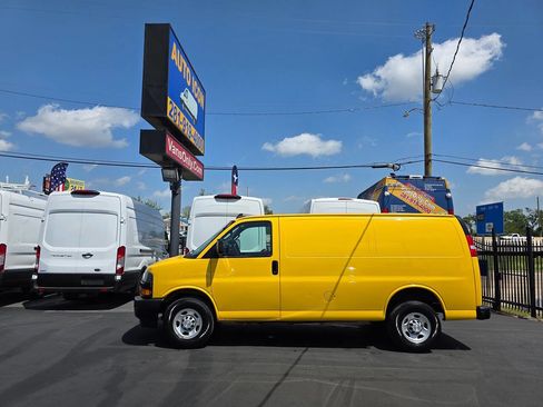 Used 2022 Chevrolet Express 2500 2500 3dr Cargo Van image 4