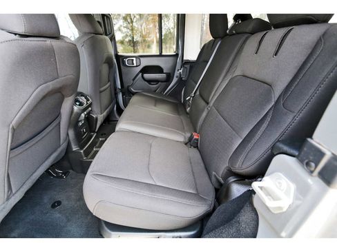 Used 2023 Jeep Wrangler Unlimited w/ Sun & Screen Package image 12