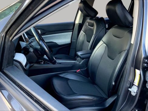 Used 2022 Jeep Compass Latitude w/ Convenience Group FWD image 7