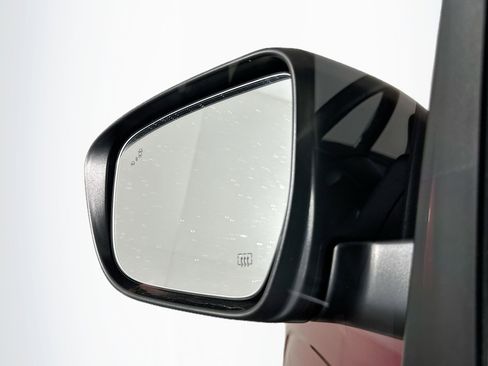 Used 2022 Nissan Frontier SV image 16