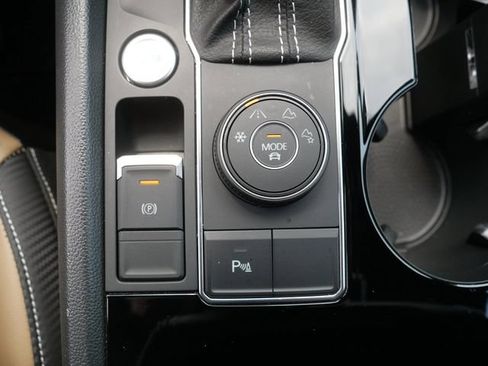 Certified 2023 Volkswagen Atlas Cross Sport SEL AWD/4WD image 31