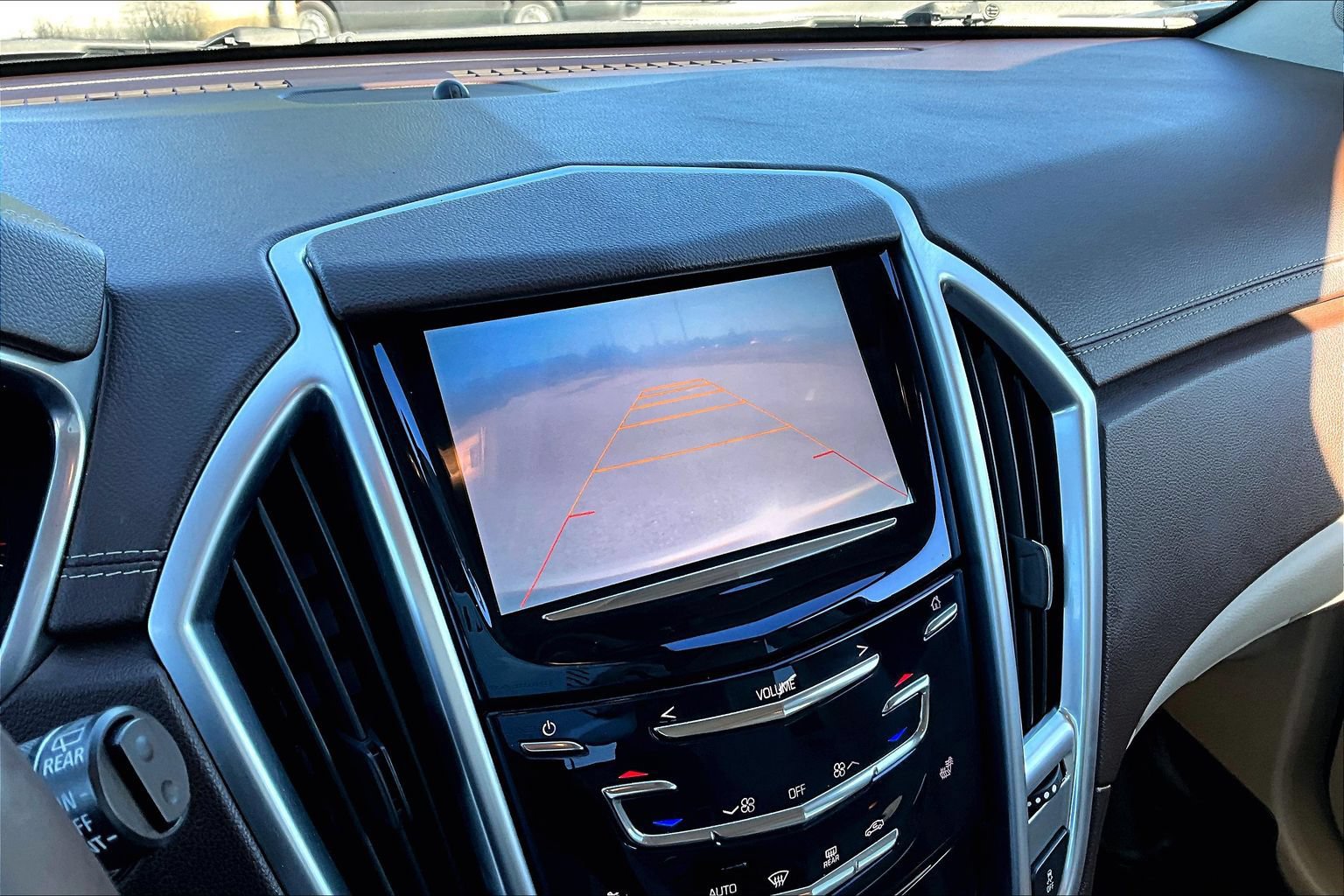 Used 2015 Cadillac SRX Luxury w/ Driver Awareness Package FWD image 14