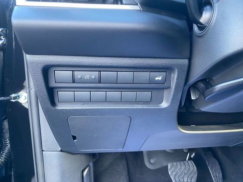 New 2025 Mitsubishi Outlander SE image 14