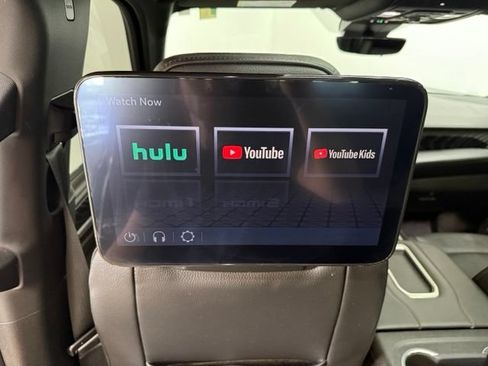 Used 2024 GMC Yukon Denali w/ Advanced Technology Package AWD/4WD image 32