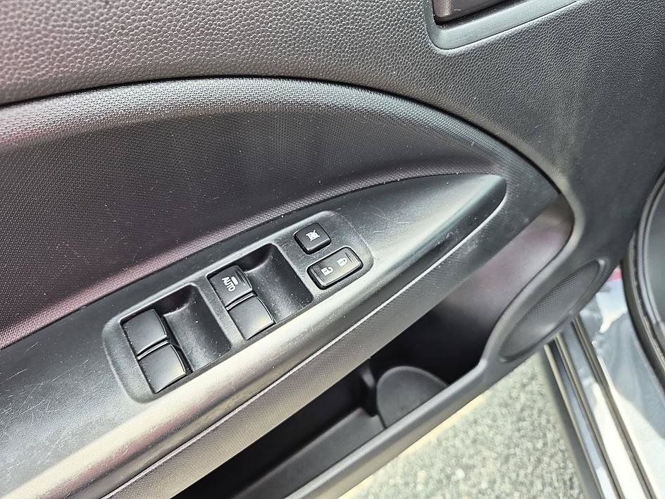 Used 2024 Mitsubishi Mirage ES FWD image 13
