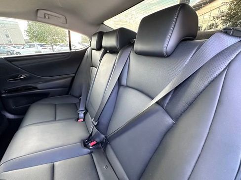 Used 2023 Lexus ES 250 w/ Premium Package AWD/4WD image 30