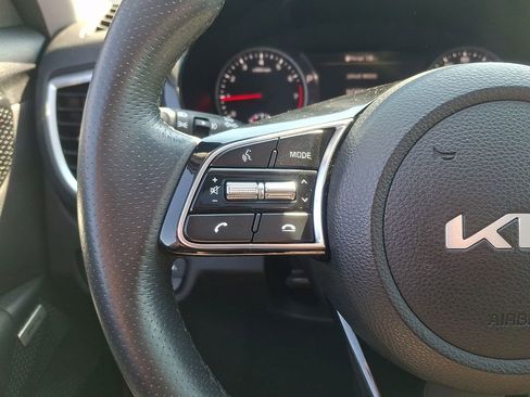 Certified 2023 Kia Seltos SX w/ SX Sunroof Package image 21