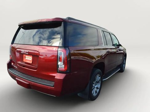 Used 2017 GMC Yukon XL SLE w/ SLE Value Package AWD/4WD image 10