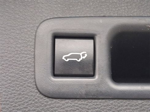 Used 2023 Toyota Highlander Platinum image 33