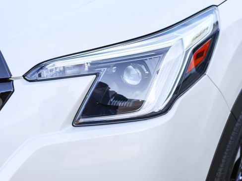 Used 2023 Subaru Forester Touring image 8