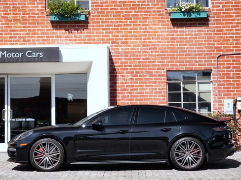 Used 2022 Porsche Panamera GTS AWD/4WD image 4
