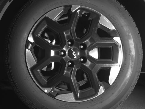 Used 2024 Kia Sorento S image 12