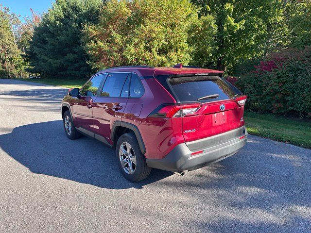 Used 2023 Toyota RAV4 LE AWD/4WD image 5