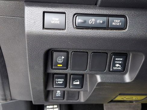 Used 2023 Nissan Frontier SV w/ SV Convenience Package image 25