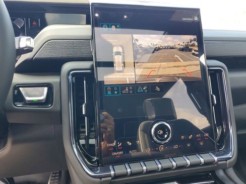 New 2026 GMC Yukon AT4 Ultimate w/ LPO, Floor Liner Package AWD/4WD image 10