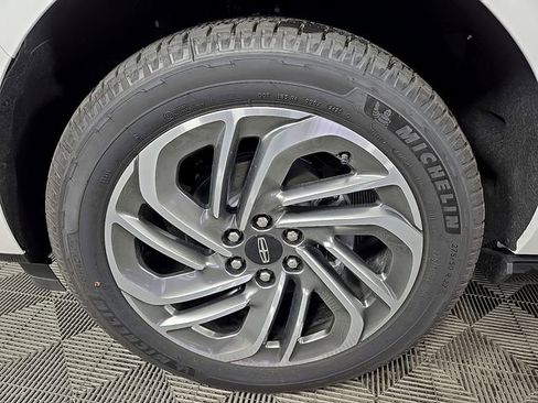New 2025 Lincoln Navigator L Reserve AWD/4WD image 9