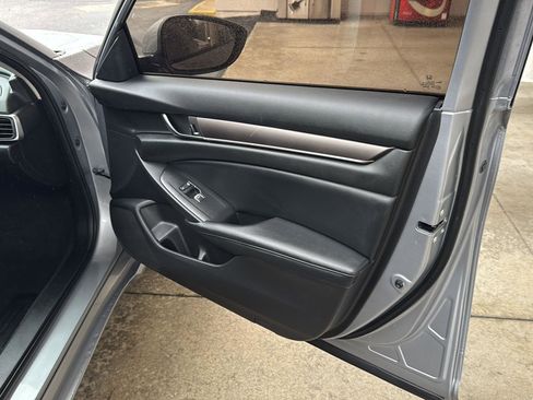 Used 2022 Honda Accord LX image 12