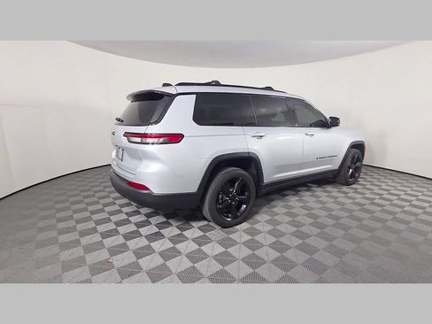 Used 2024 Jeep Grand Cherokee L Laredo AWD/4WD image 39