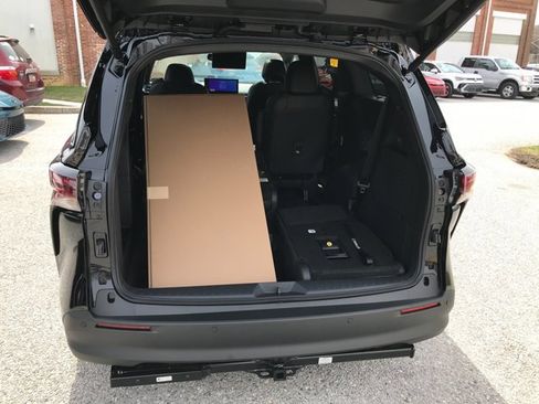 New 2026 Toyota Sienna XLE Woodland Edition image 30