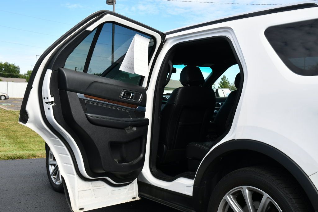 Used 2017 Ford Explorer Limited w/ Equipment Group 301A AWD/4WD image 19